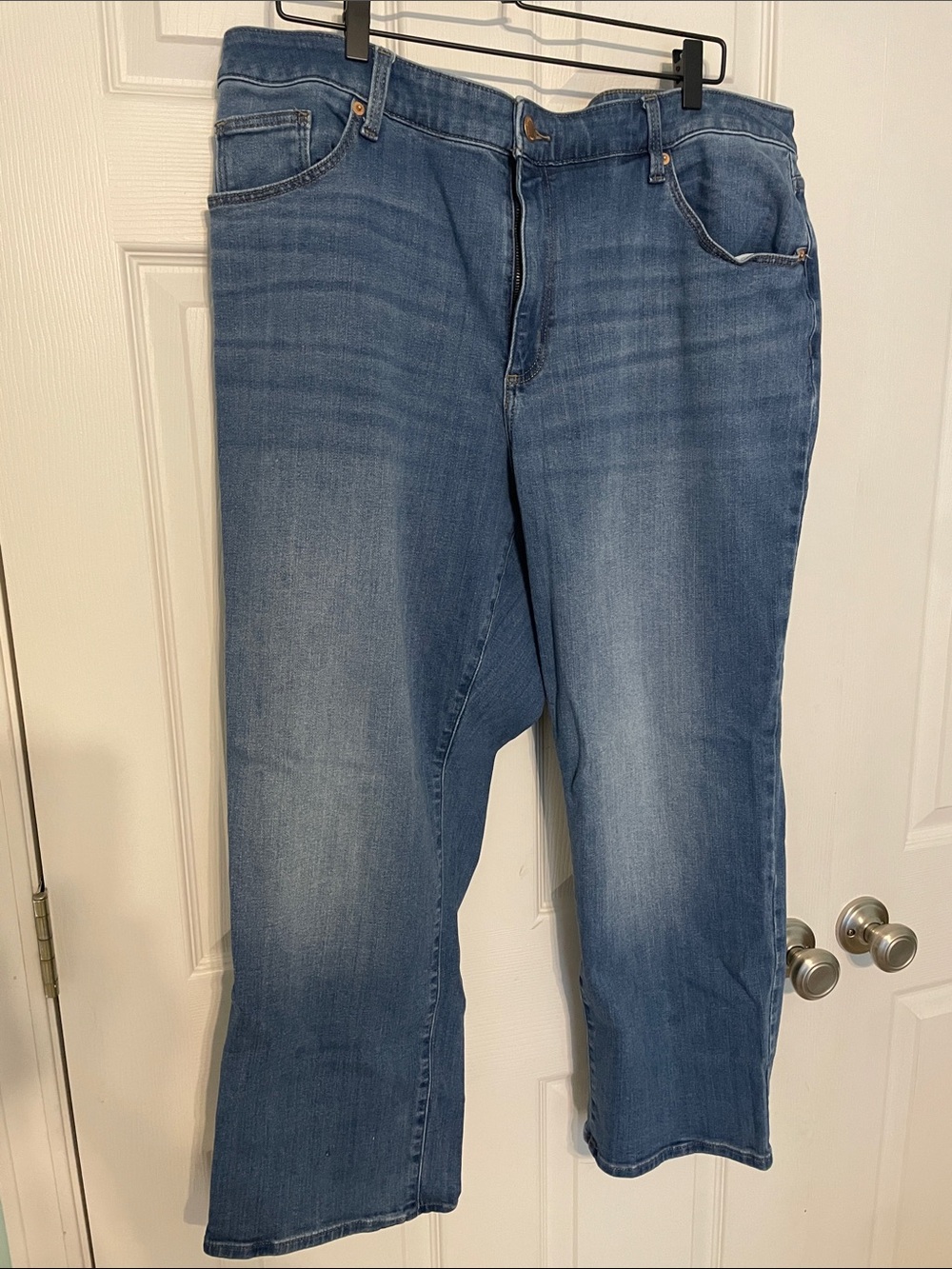 Universal Thread, High-Rise, Slim Straight Jeans 20W
